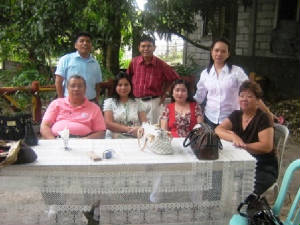 distxmasparty002.jpg